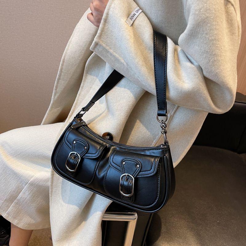 Elegant and Sophisticated Women's Fashionable Retro Armpit Bag Versatile and Simple Motorcycle Bag