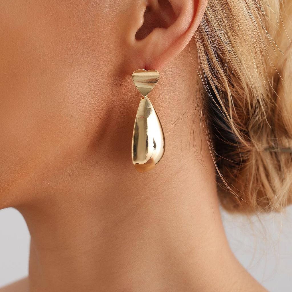 INS Wind Simple Smooth Love Water Drop Metal Earrings Fashion Exaggerated Geometric Heart Stud Earrings Earrings
