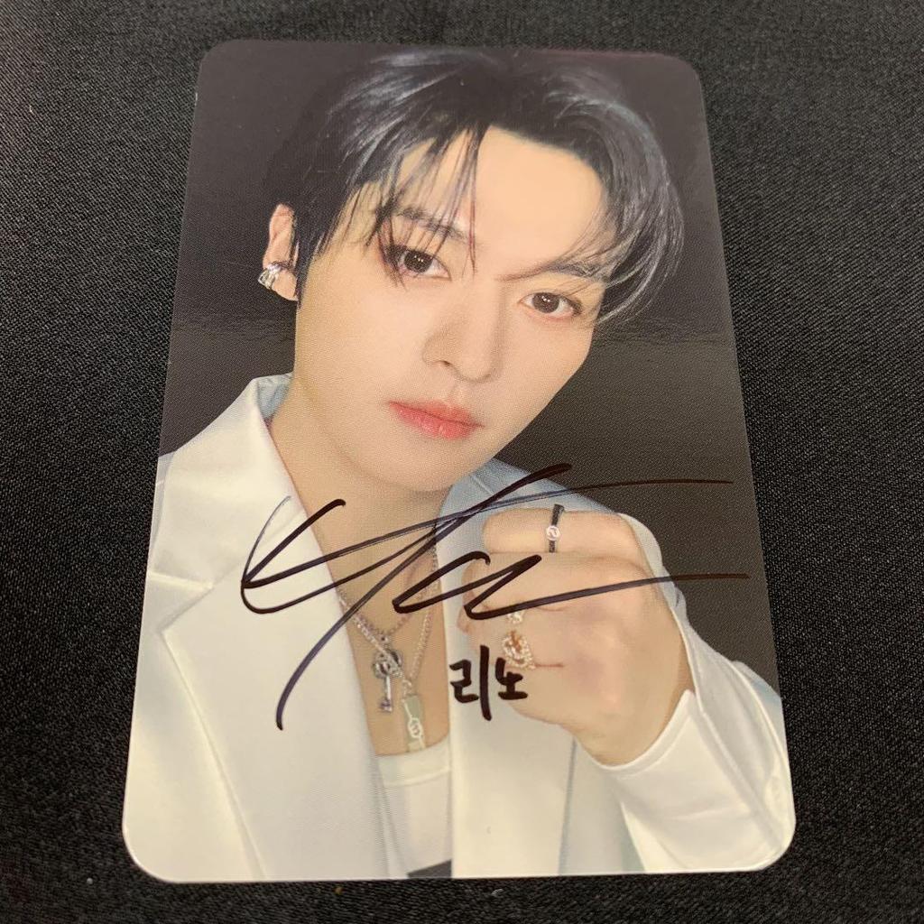 [USED] Autographed Stray Kids Mini Album ATE Reno
