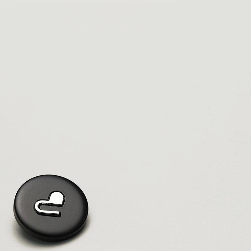 

Знаменитый стиль Любовь смола металл двойная пуговица твидовый пиджак двусторонняя нейлоновая пуговица пальто 3 #[Love Resin Double Pin Silver Black] 17.5mm