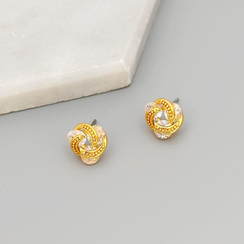 Simple Light Luxury Women S Earrings Cold Wind Beautiful Zircon Winding Stud Earrings