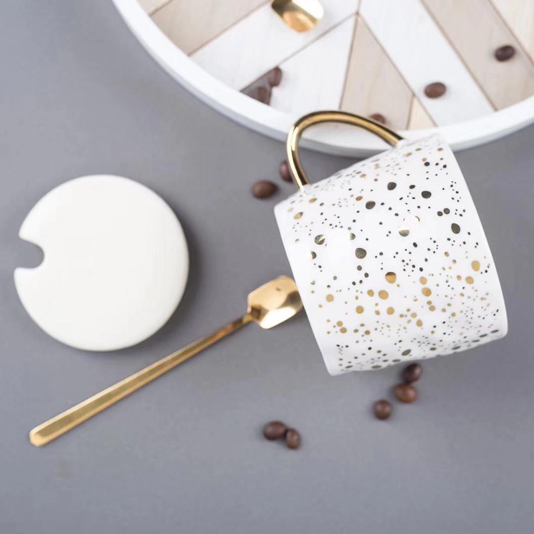 

Легкая Роскошь Чашка Керамическая в Горошек Скандинавская Чашка Звезда Ручная Лепка Вогнутая Кружка с Золотыми Брызгами Чернильная Парная Кофейная Чашка 301-400ml