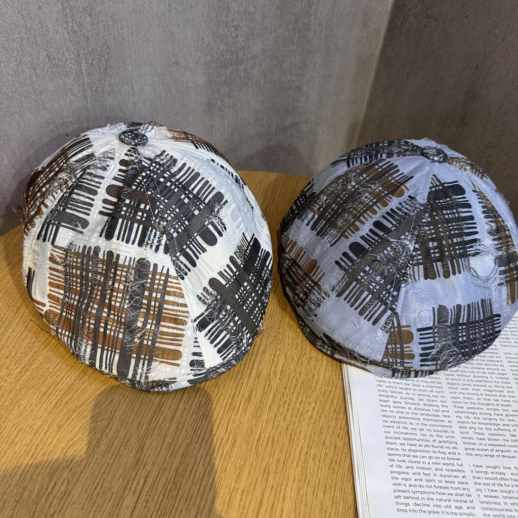 Forward Hat Retro With Featuring Graffiti Print Design And Short Brim For Daily