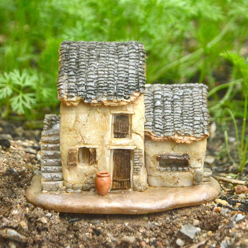 Rustic Countryside Old House Miniature for Desktop or Living Room - Creative Micro Landscape Decor and Gift.