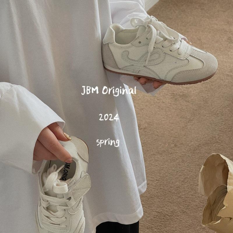 

Girls board shoes student versatile casual shoes spring 2025 new boys Velcro children s sports shoes 33 yards inner length 20.3cm