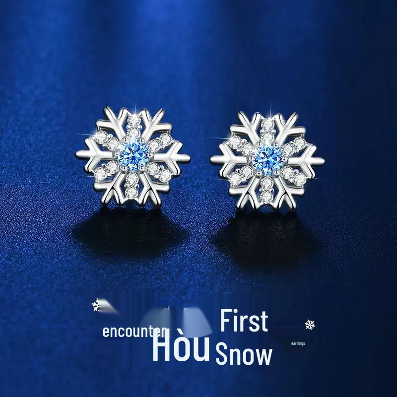 Sterling Silver Snowflake Stud Earrings - Festive Winter Gift for Women 2022 Trend