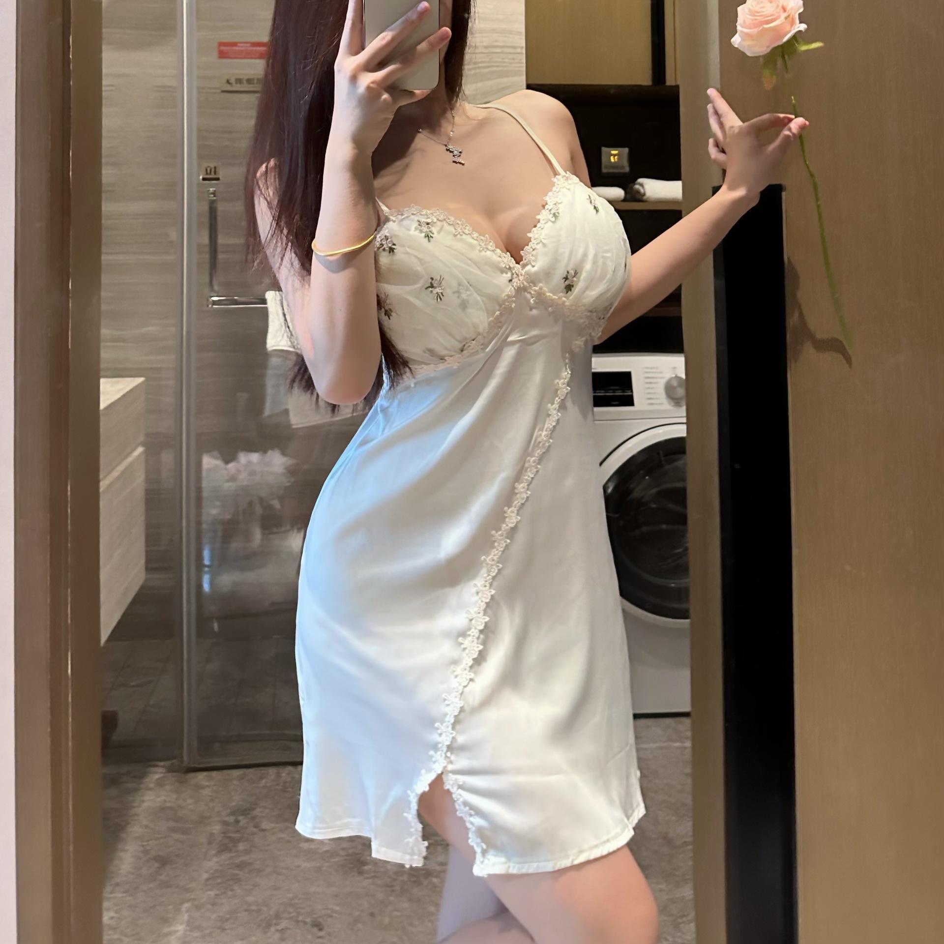 

Sexy sexy nightdress French fairy floral nightdress with chest pad temptation loungewear set average size