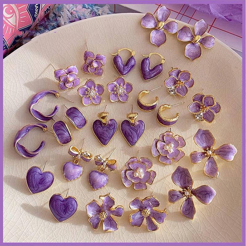 Fioletowe Kolczyki Sztyfty z Kwiatem w Kształcie Serca: Modny, Wysokiej klasy i Świeży na Lato.