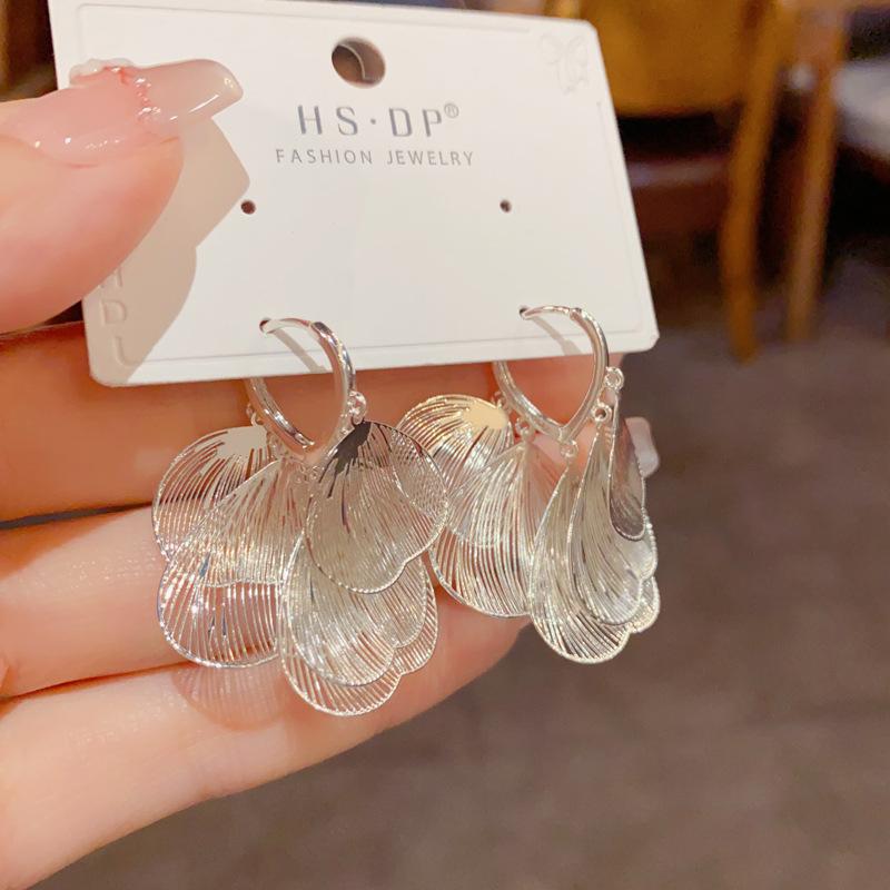 Retro Fashion Hollowed Out Ginkgo Leaf Earrings