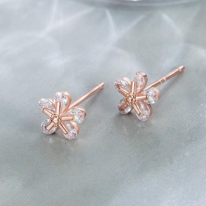 Five-petaled Flower Stud Earrings Female Sweet and Versatile Simple Summer Light Luxury Niche Design Small and Cute