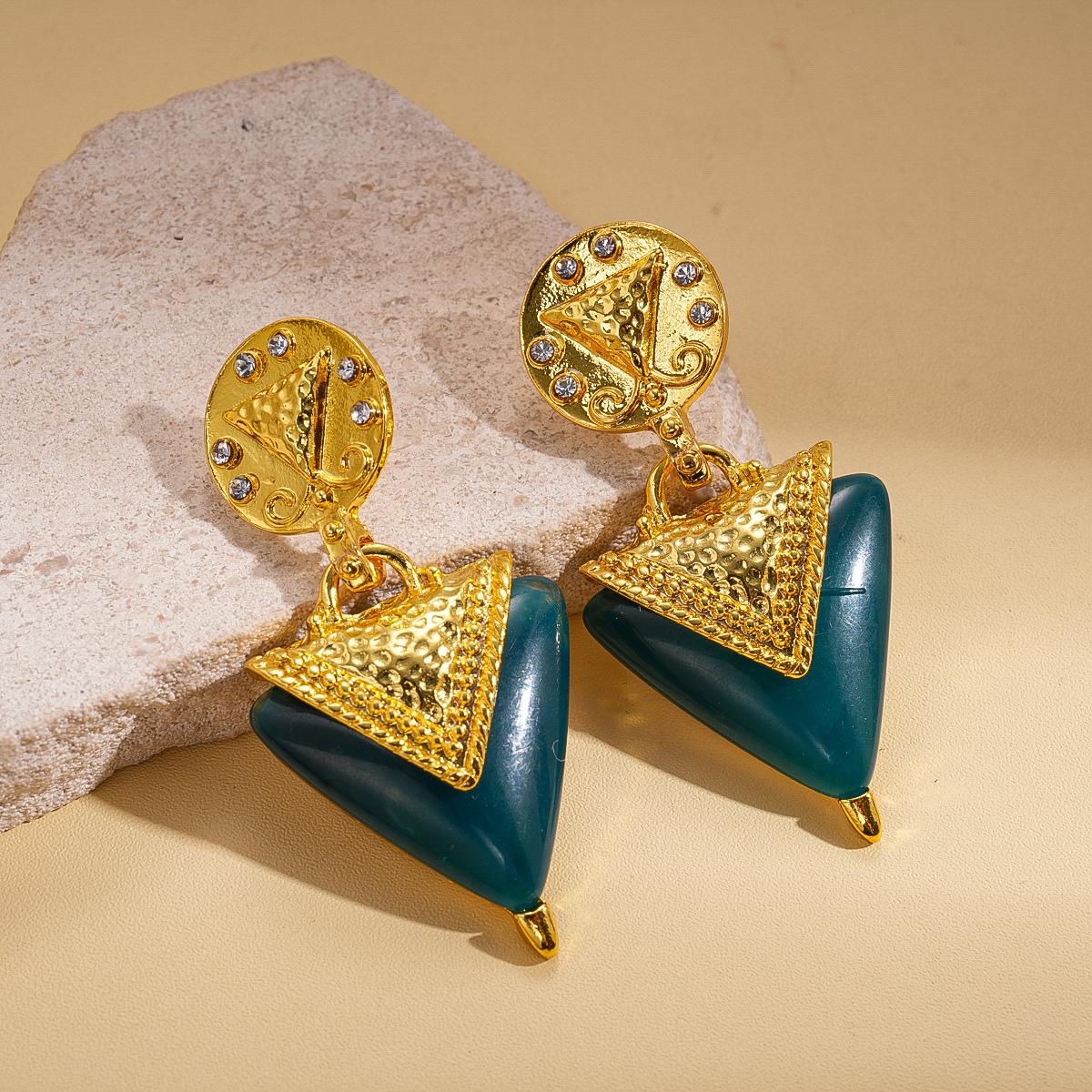 European, American and ancient style diamond-encrusted resin triangular silver needle earrings personalized niche earrings