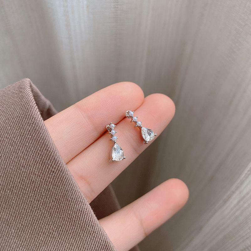 

Доступная роскошь Циркониевые серьги-пусеты в виде капель воды Женские в корейском стиле Фантазийные маленькие изящные серьги Нишевый дизайн Самые продаваемые серьги Silver