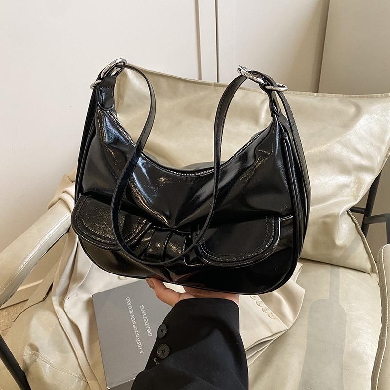 Bag Shoulder Bag New Casual Versatile Commuter Women's Bag Large Capacity Messenger Bag
