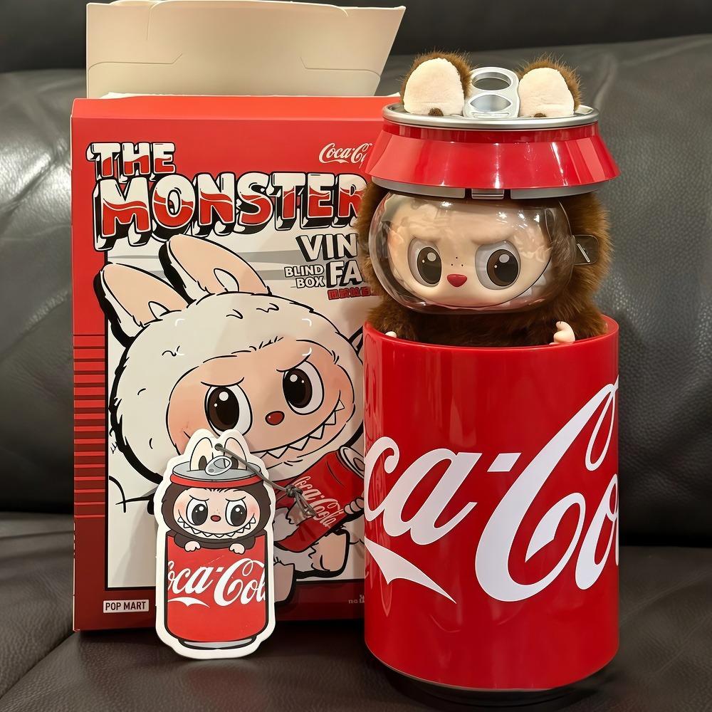 LABUBU Dukke figurer G3 Bilpynt - Vinyl Coca-Cola Flaske Auto Dekor, Speil/Dashbord/Ventilasjonsklemme Ornament, Samleobjekt Sikker Kjøring Gave
