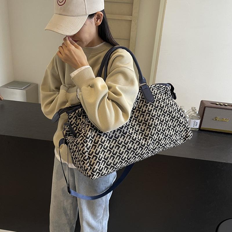Handheld Travel Bag for Women, Large Capacity, Lightweight, Short Distance Travel Luggage Bag for Women, Portable Sports and Fitness Bag for Going Out
