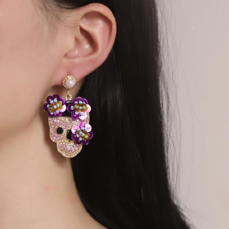 Luxurious Zircon Skull Ear Studs Delicate Zinc Alloy Skull Earrings with Zircon and Glitter Accent for Daily Wear