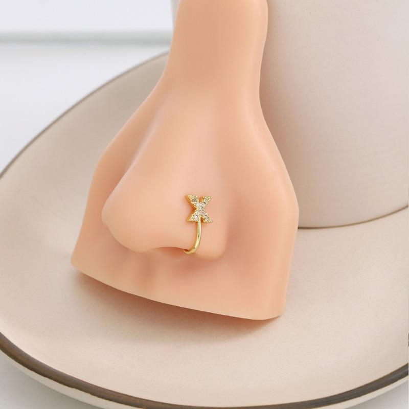 A 26-letter U-shaped Diamond-encruted Nose Stud Without A Pungent Clip