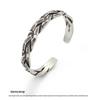 Women's Retro Fish Twist Bracelet – Individualistic and Fashionable Hand Jewelry