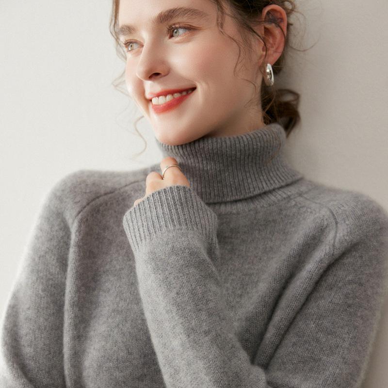 Women's Thickened Cashmere High-Neck Sweater - Autumn/Winter Knitted Loose Base Layer for a Cozy, Relaxed Style