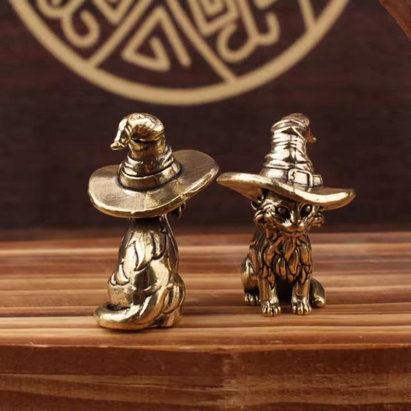 Cute Solid Brass  Cat Figurine - Retro Witch Cat Miniature Statue, Antique Copper Tea Pet Table Ornament Home Office Decor