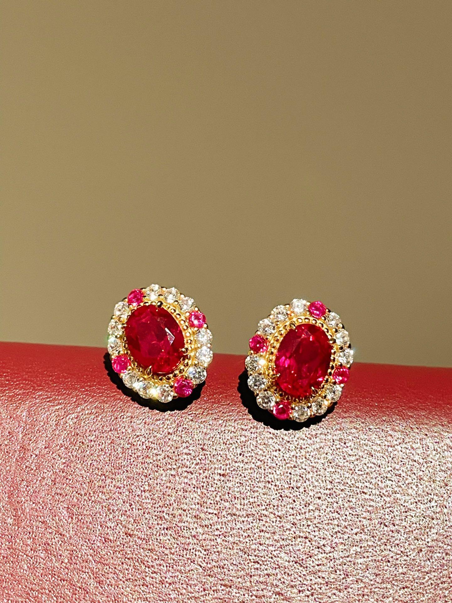 S925 silver plated with 18K gold Empress series pigeon egg red gemstone stud earrings