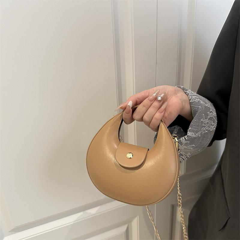 Dumpling Shaped Girls Chain Crossbody Bag With Magnet Closure For Daily Fashion