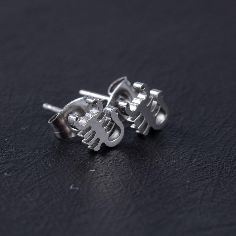 

Серьги-черные черепа из нержавеющей стали унисекс - невыцветающий титановый аксессуар