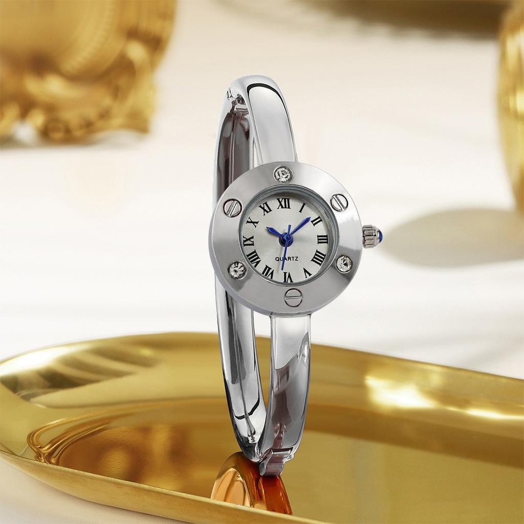 Vintage Round Wristwatch for Women Bracelet Style Quartz Watch