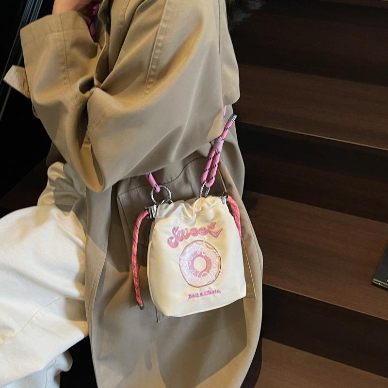 Fashion Embroidery Drawstring Bucket Bag Cute Sweet Girl Mobile Phone Small Satchel Shoulder Bag