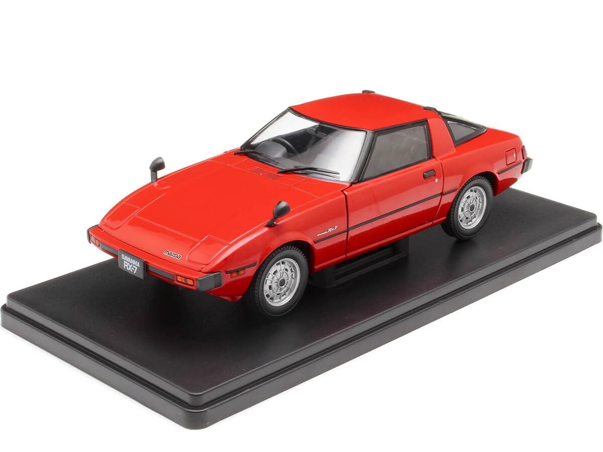 

WHITEBOX Mazda Savanna 1980 Red RHD Diecast Car 1/24 RX-7 (SA22C) RX-7