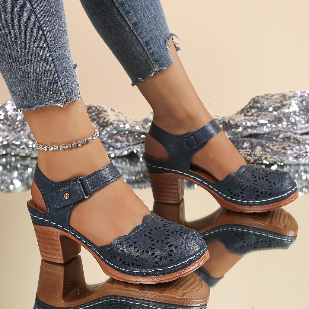 Baotou Sandals Women's 2025 New Summer Empty Thick Heel Large Size Sandals Retro Hollow High Heel Women's Sandals