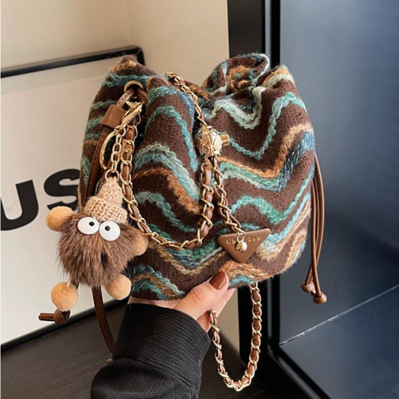 

Популярная сумка-мешок для женщин, новинка 2024 года, высококачественная сумка через плечо из гофрированного картона, модная универсальная сумка-мессенджер