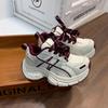 Spring new classmates boys light and comfortable sports running shoes Korean version fashion trendy girls dad shoes
