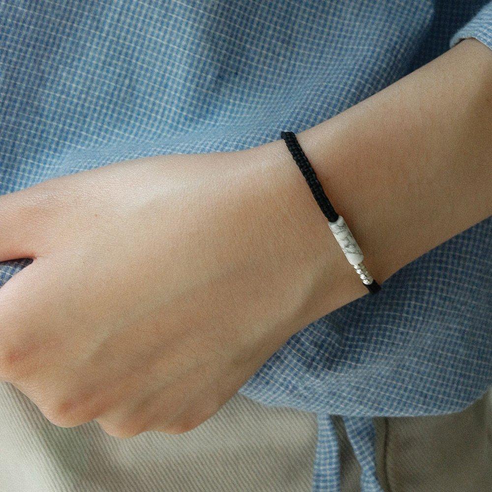 J.Lauren Howlite Silver Ball Knot Bracelet B01055