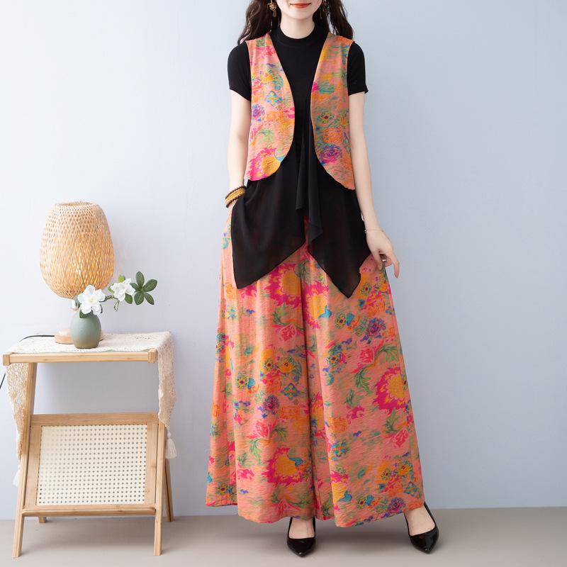 Retro Jacquard Sleeveless Vest & Wide-Leg Pants Set in New Chinese Style for Middle-Aged Women.