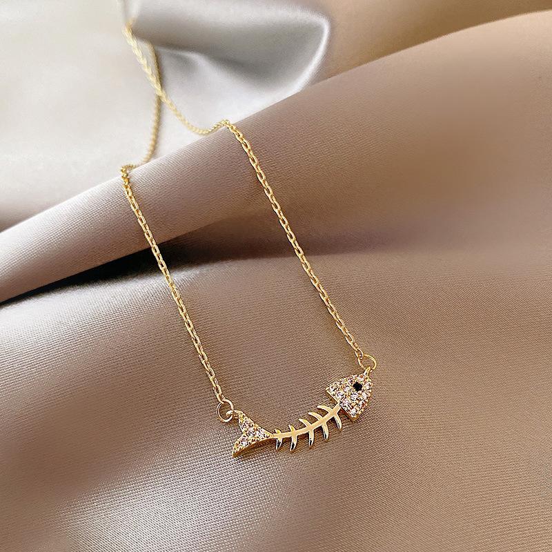 Fashionable Stainless Stee Sweet Fish Bone Metal Necklace Wild Simple Irregular Zircon Clavicle Chain