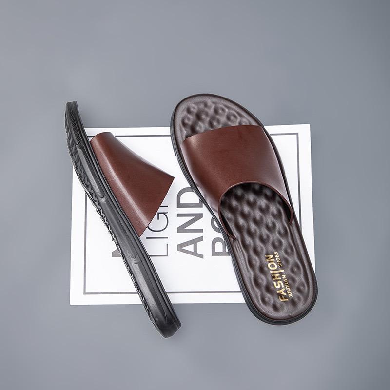 2025Summer Men's Slippers Lightweight PU Soft Leather Slippers Casual Peep Toe Beach Shoes for Men Non Slip Flat Slippers Slides