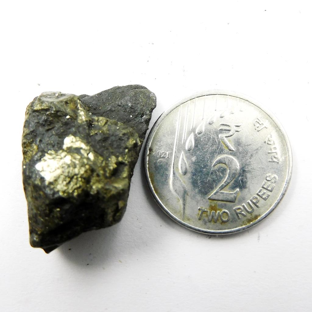 Natural Pyrite Loose Gemstone Rough 62.15 Ct Cleavage Golden Brilliant for Gemstone Collections