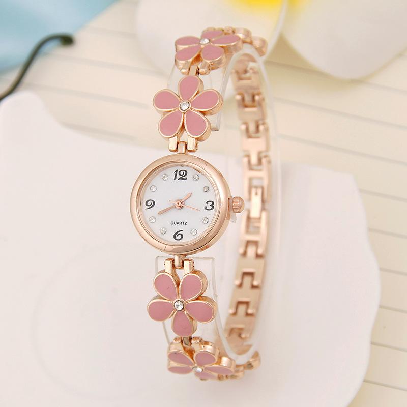 Women Flower Bracelet Quartz Watch Rose Gold Rhinestone Round Dial Elegant Floral Link Band Ladies Daily Party Wristwatch