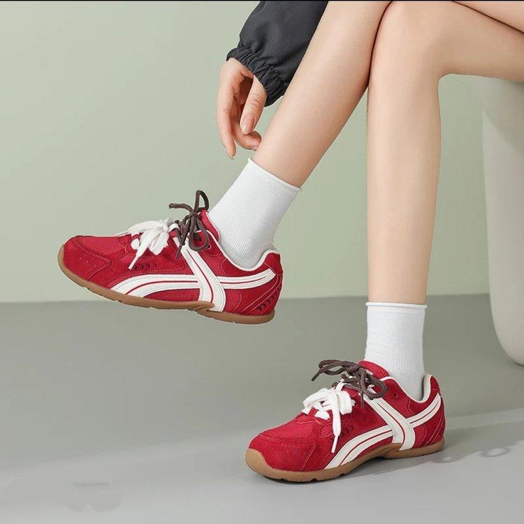 Soft-soled red German training shoes women's autumn 2025 new flat-soled Forrest Gump casual shoes versatile sports shoes women's tide