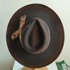 Vintage Western Fedora Hut für Männer Frauen Breiter Rand Cowgirl Hut mit Schlangenmuster Band Feder Detail Filz Jazzkappe Sombrero