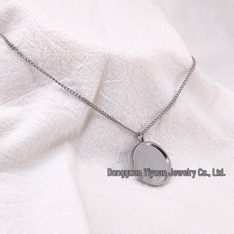 Vintage Floral Stainless Steel Pendant Necklace with Leather Inlay серебряный