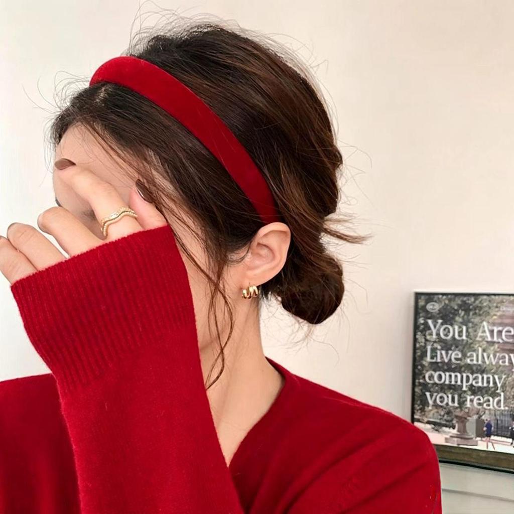 Velvet Sponge Headband for Girls: Wide-Brimmed Fashionable Headwear for Face Washing