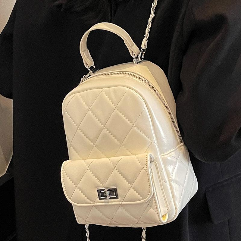 2025 Summer This Year Popular Fashion Small Fragrant Texture Portable Small Backpack Diamond Chain Daily Backpack