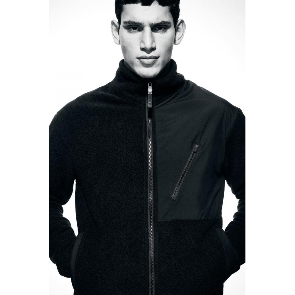 

Среднеслойная плюшевая куртка HM черная