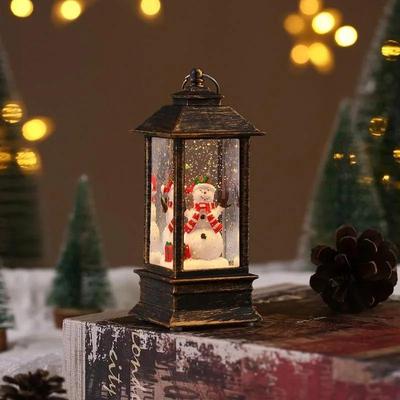 Nowa Mała Lampka Wiatrowa Święty Mikołaj Wnętrze Przenośna Lampka Wiatrowa LED Elektroniczna Kwadratowa Lampka Dekoracja Świąteczna Prezent Festiwalowy