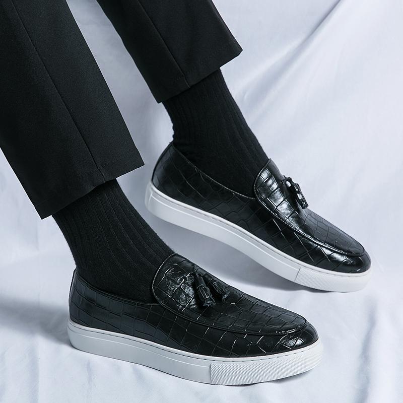 Fashion High Quality Ultralight Comfortable Soft Casual Male Footwear Mens Tassels Loafers Classic Men Low Cut Anti Slip Large Size Shoe