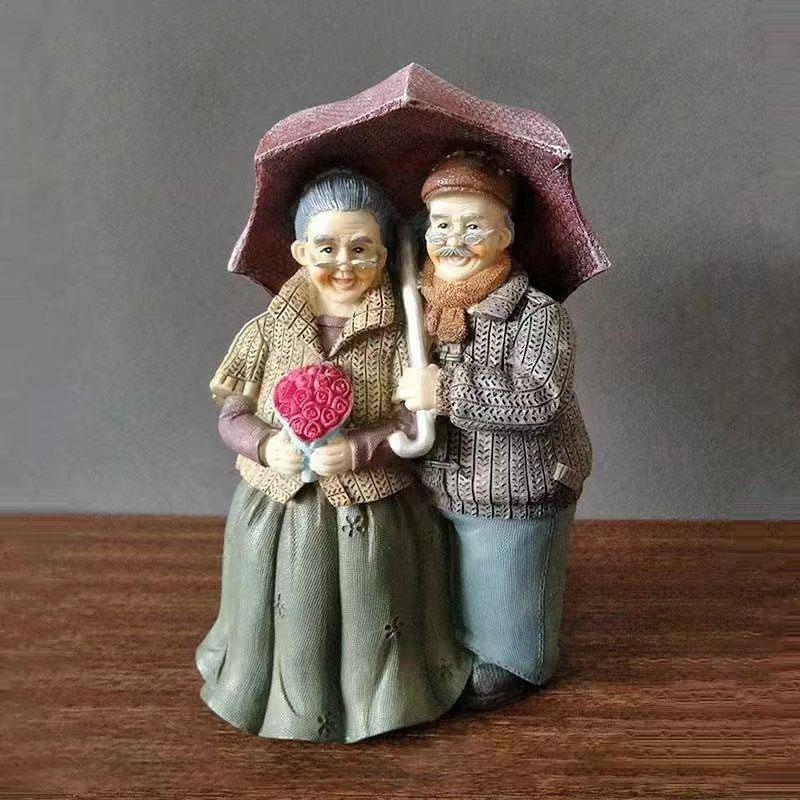 Europe Sweet Grandparents Resin Sculpture Accessories Art Wedding Anniversary Gifts Home Bedroom Desktop Statue Decoration Items