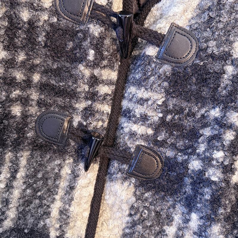 Plus-size Women's Coat with Fleece and Thickened Faux Lambskin, Winter Coat with Horn Check Pattern