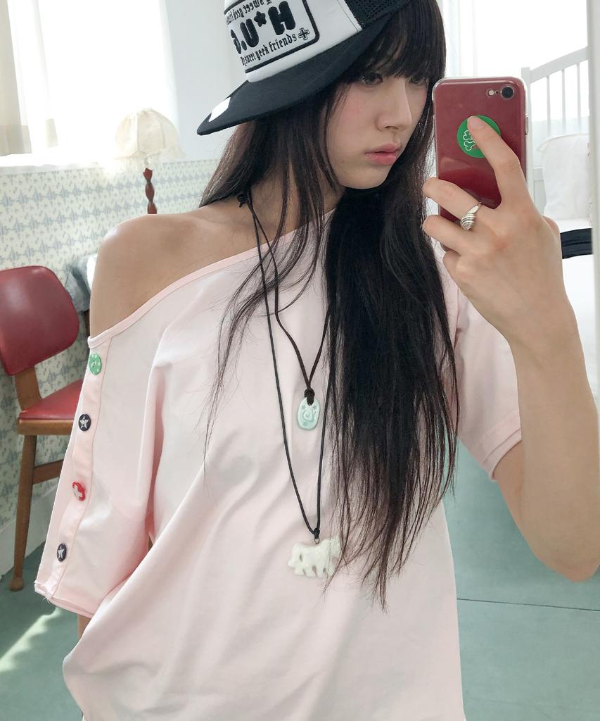 HUG YOUR SKIN Candy Button Loose Tee (Pink)